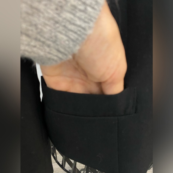 Austin Reed Petite Black blazer size 12p - Picture 8 of 8